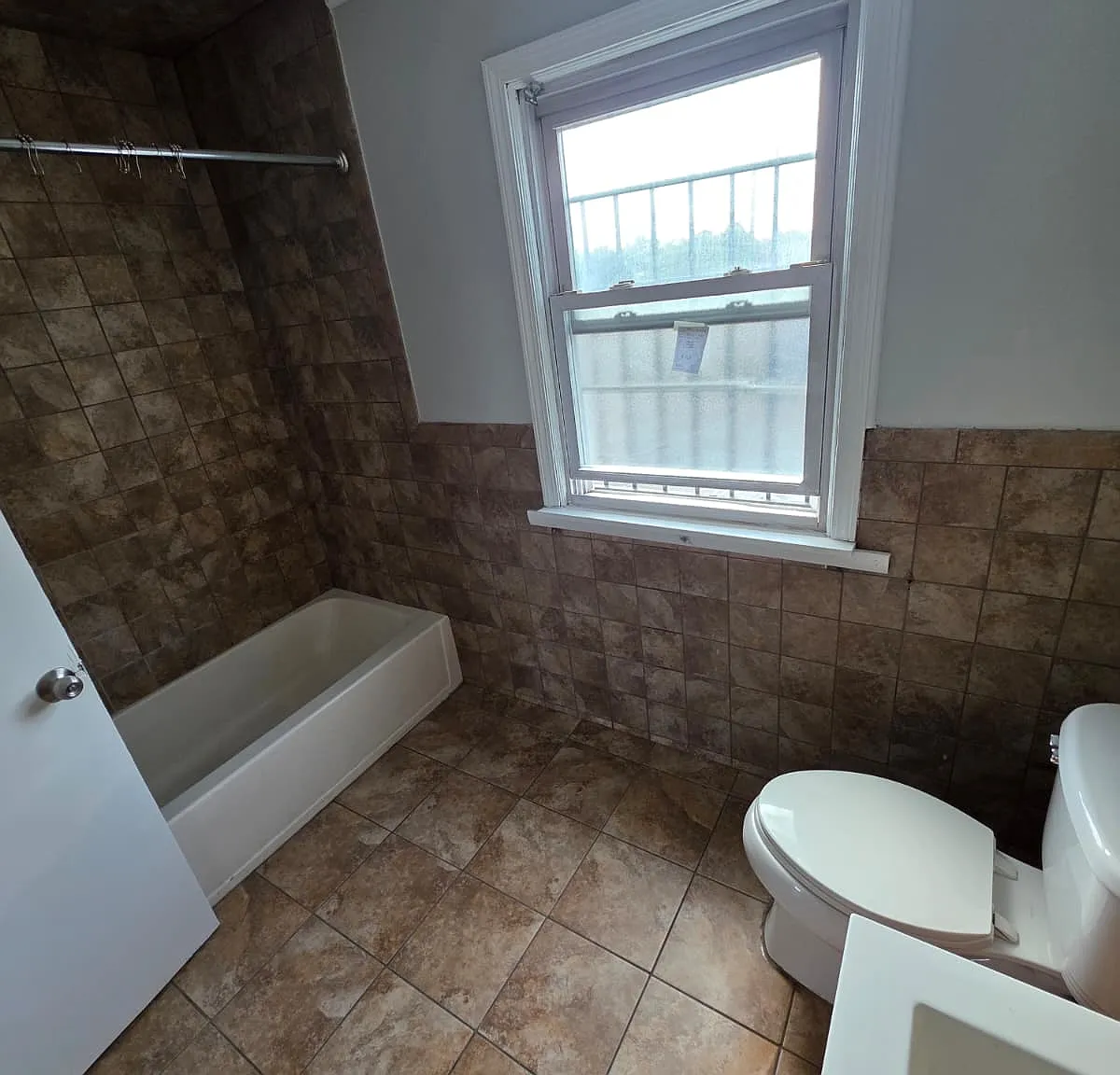 2 bed, 1100 sqft, $1,600 — Photo 1