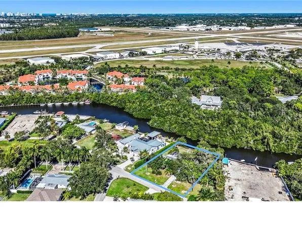 2347 Harbor RD, NAPLES, FL 34104