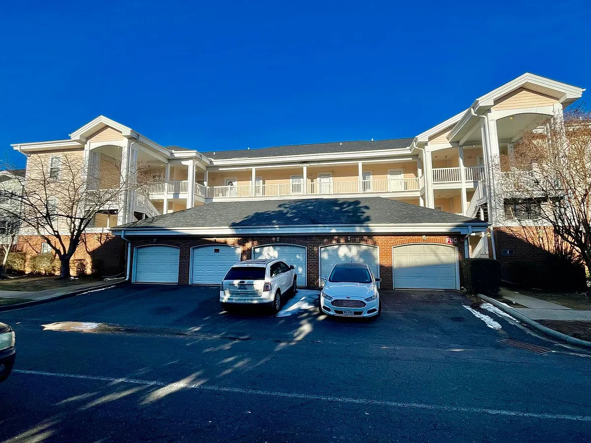 Building Photo - 9041 Meadow Vista Rd