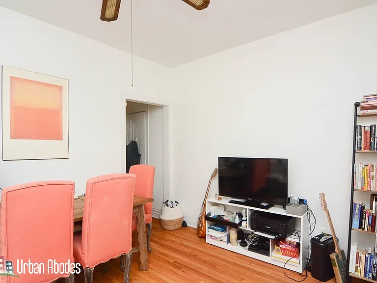 1933 W Crystal St #2AC — Photo 3