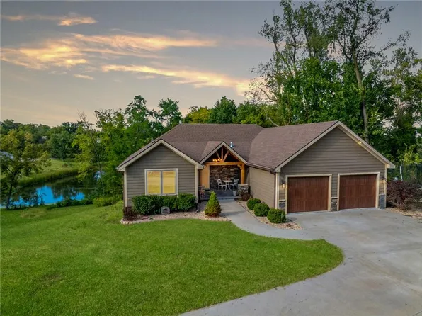 7877 SE State Route 371, Saint Joseph, MO 64504