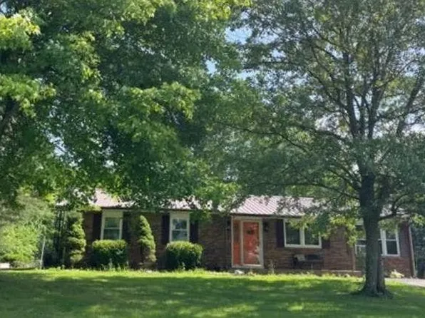 588 E Marshfield Rd, Scottsburg, IN 47170