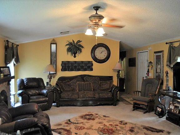 4th image of 222 Champagne Cir
