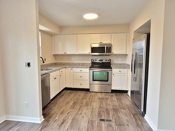 4th image of 3476 Blue Creek Dr