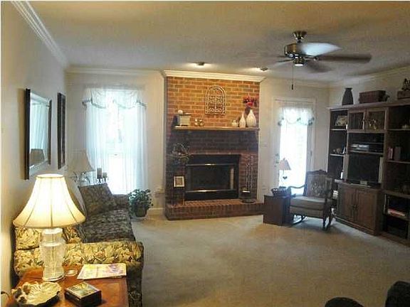 4th image of 179 Jarrett Dr