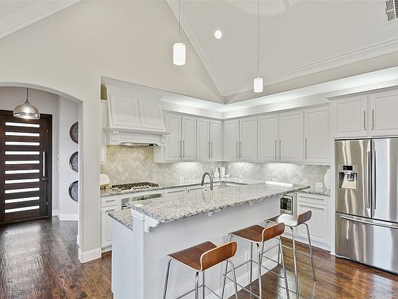 2nd image of 9400 National Pines Dr
