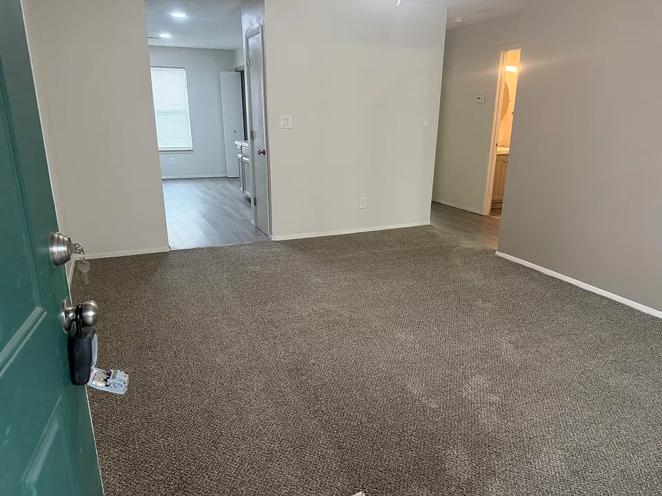 2128 E Macs Ct #17