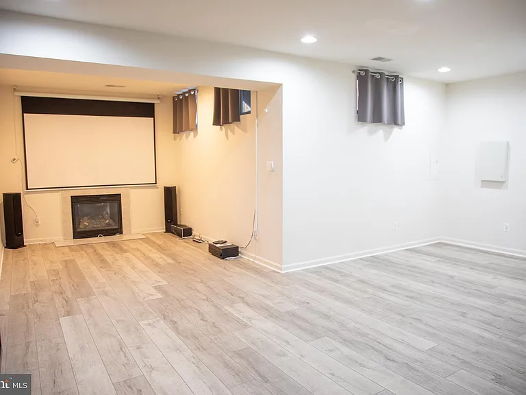 3347 Wilton Crest Ct — Photo 25