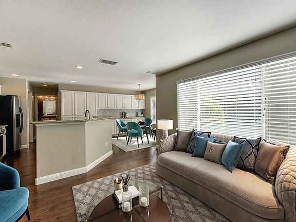 5th image of 240 Regency Park Cir