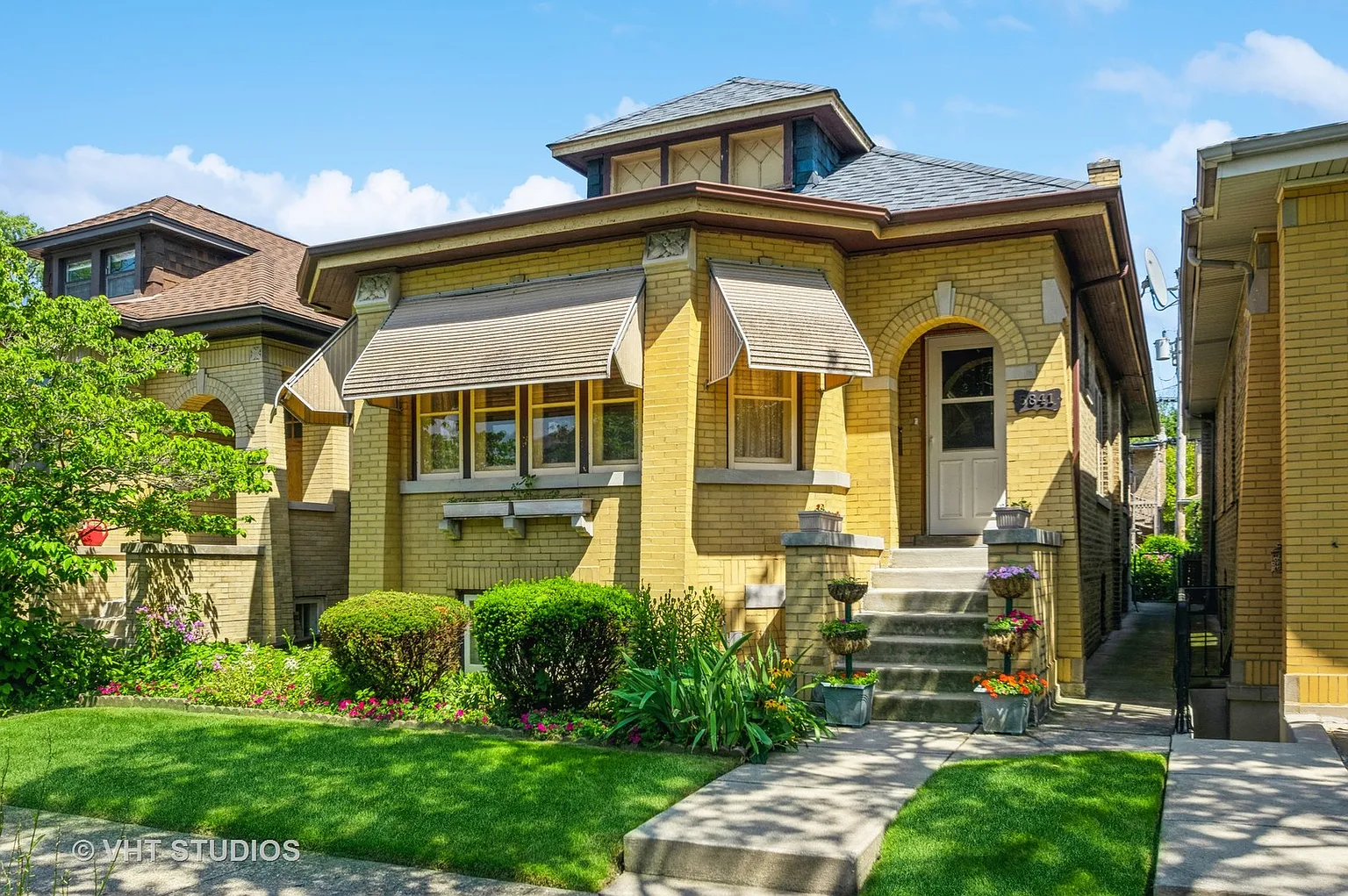 5841 N Christiana Ave photo 1