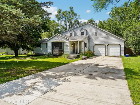 3070 Reeder Rd, Clarkston, MI 48346