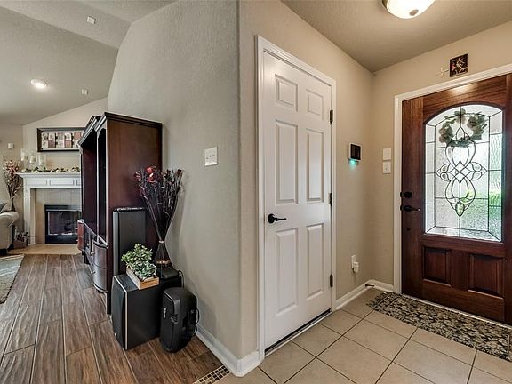 4th image of 11807 Golden Lodge Ln