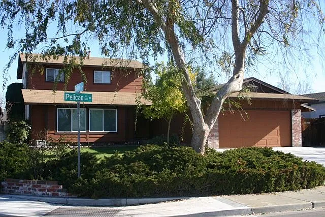 639 Pelican Ct photo 1