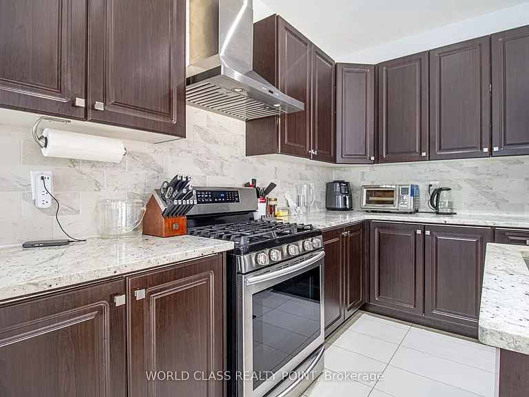67 Turnerbury Ave — Photo 12