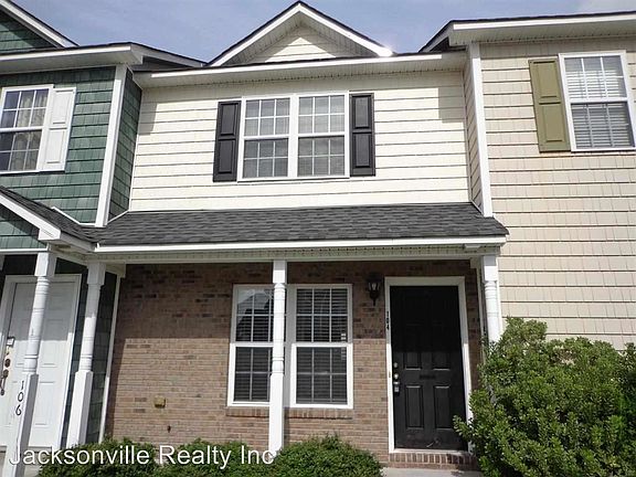 2nd image of 104 Ashwood Dr