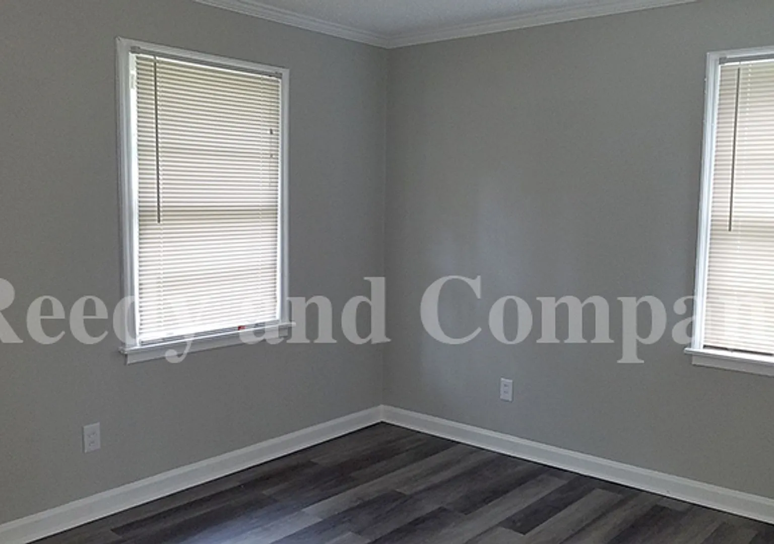 Welcome to 893 Linwood Road! — Photo 4