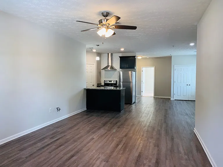 621 Jefferson St - DASH — Photo 2