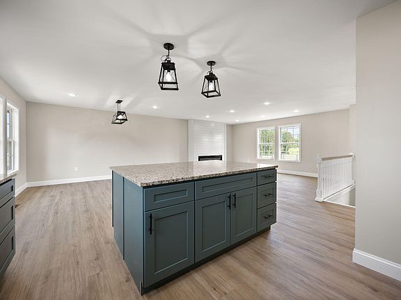 5th image of 124 Hillard Rd