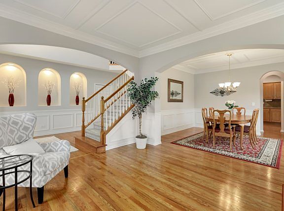 2nd image of 25800 Campbell Ln