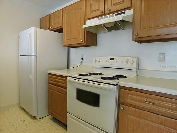 3rd image of 4764 Walden Cir #25