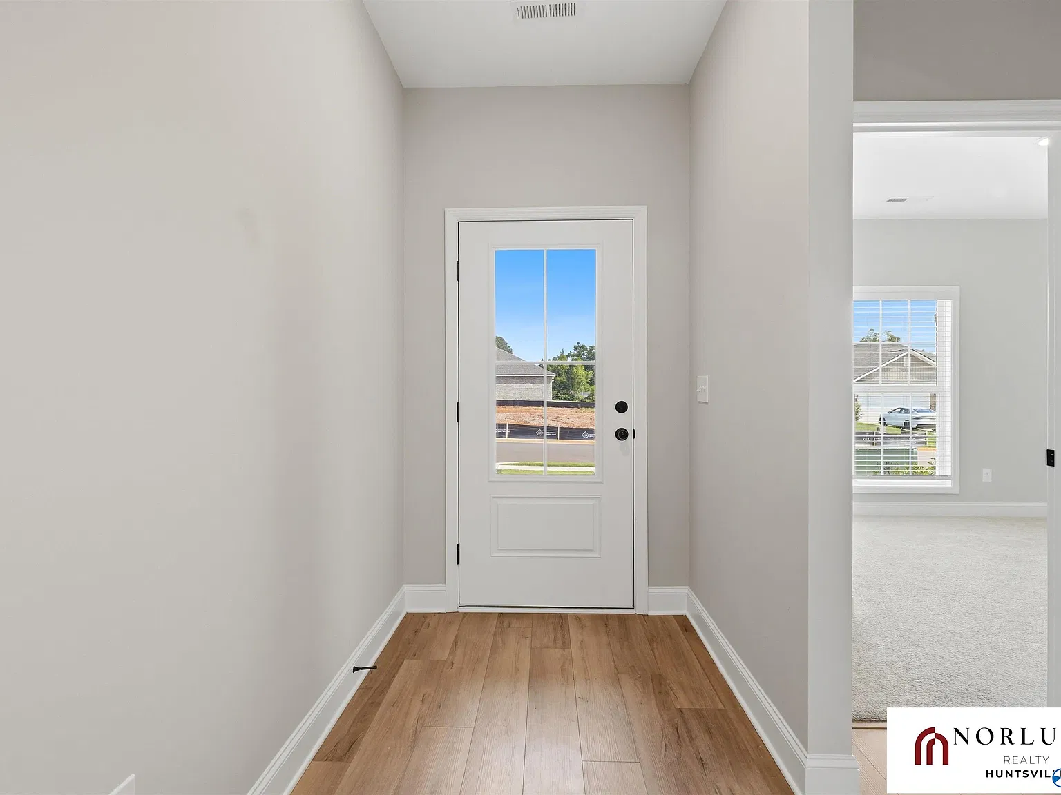 3 bed, 2.0 bath, 1600 sqft, $1,795 — Photo 4