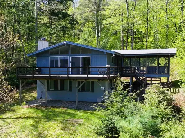 247 Sugarhouse Road, New London, NH 03257