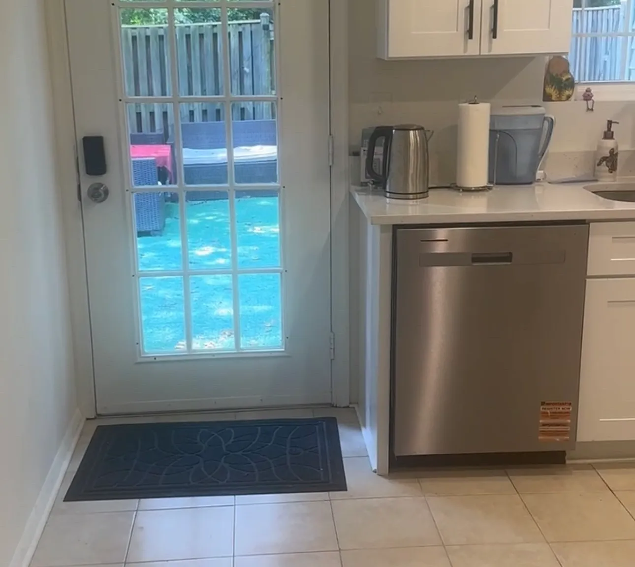5 bed, 2.5 bath, 80 sqft, $600 — Photo 2