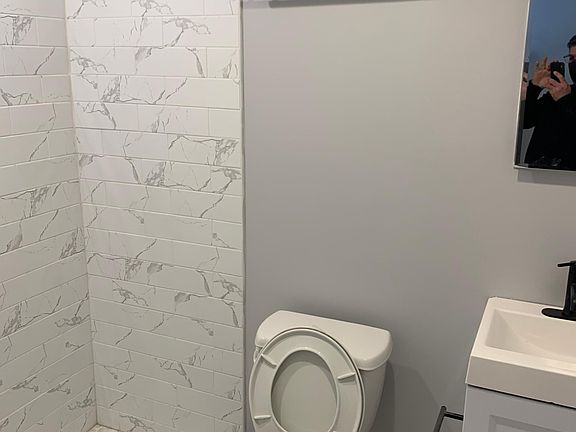 4th image of 4508-10 Walnut St #403