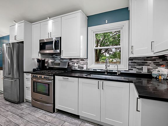 5th image of 24314 W Jensen St