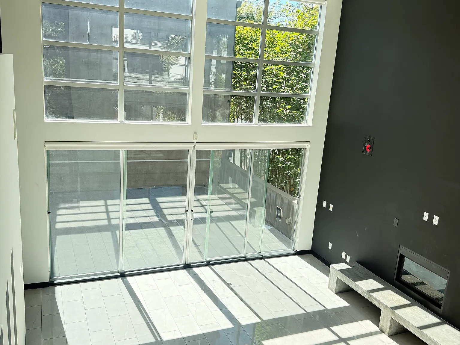 2 bed, 2.5 bath, 2500 sqft, $8,995 — Photo 4