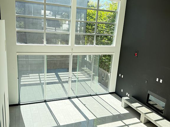 4th image of 807 Huntley Dr #807