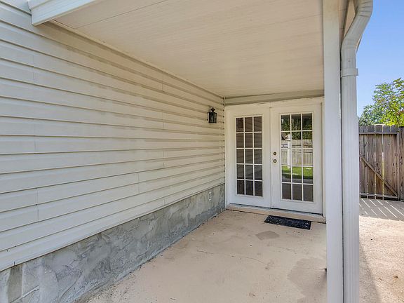 5th image of 2412 Johnson Dr