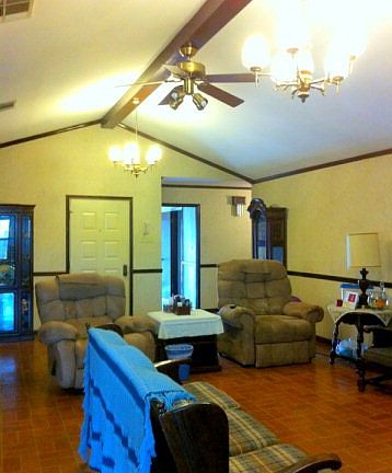 3rd image of 400 Wayside Dr