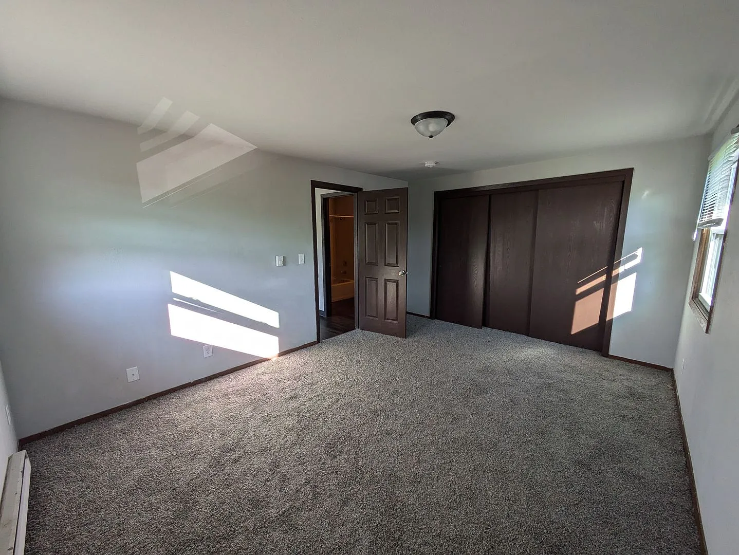1405 S Norwood Ave — Photo 2