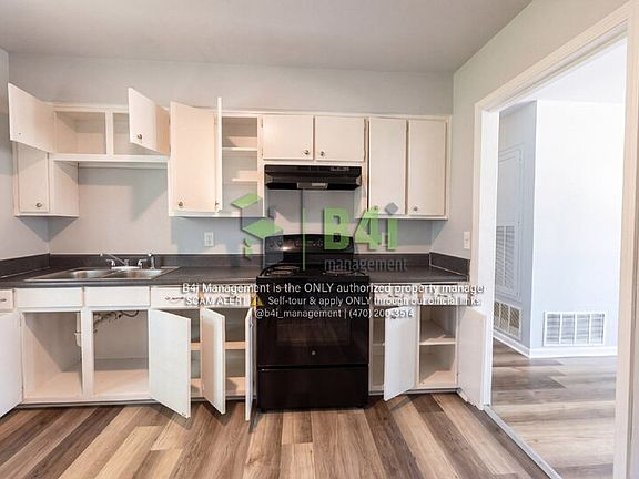 3rd image of 3037 Foresthill Dr