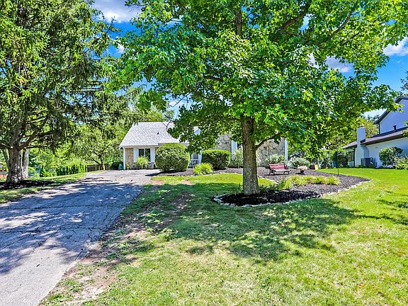 3rd image of 138 Maplewood Dr