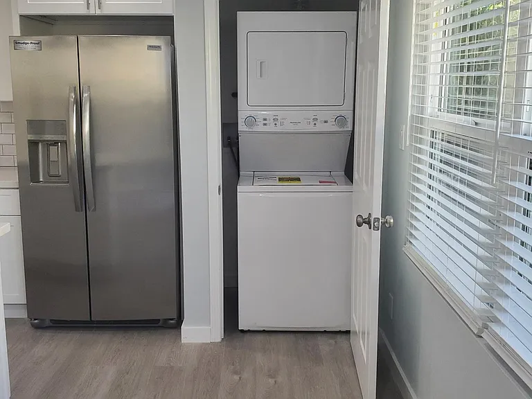 8616 Holloway Dr #19 — Photo 4
