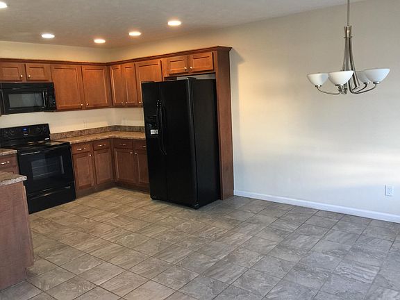 2nd image of 264 Stone Hollow Ln #1