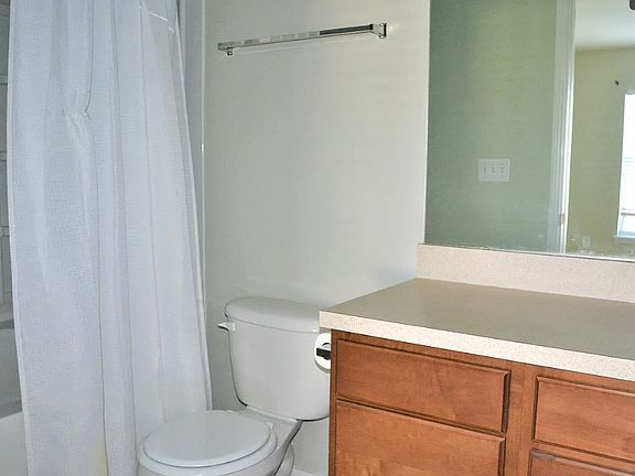 5th image of 13020 Sunset Lake Dr
