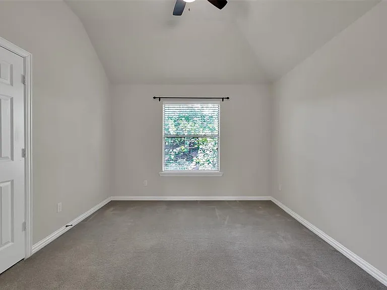 2 Maitland Ct — Photo 31