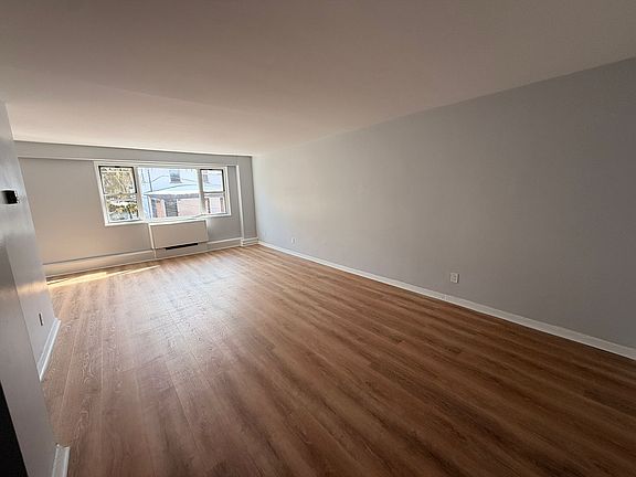 4th image of 702 Boulevard E E #3IE