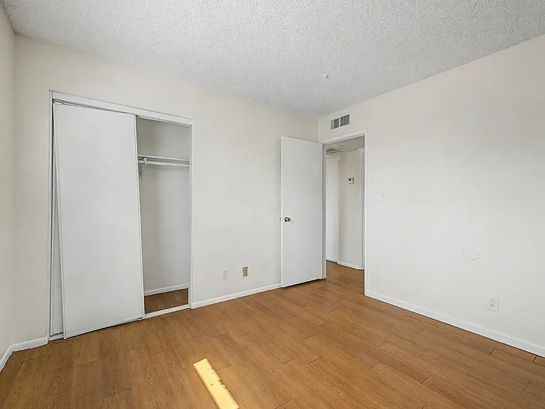 2605 E Lemon St — Photo 21