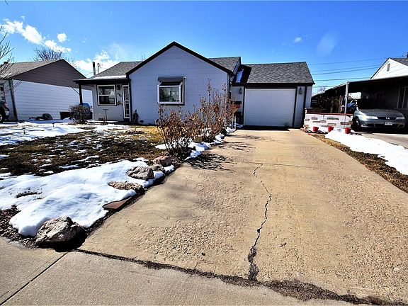 2nd image of 985 Nome St