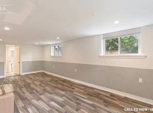 136 Mohawk Rd #2, Hamilton, ON L9G 2W9