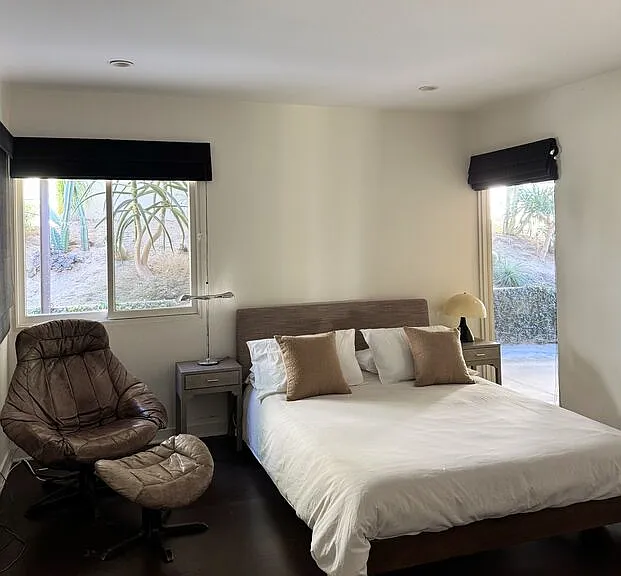 1555 Rising Glen Rd — Photo 18