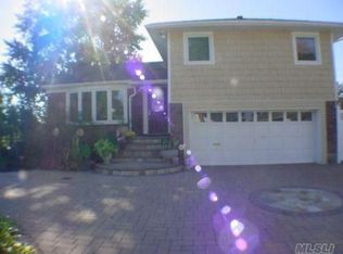 11 Atwood Rd, Plainview, NY 11803