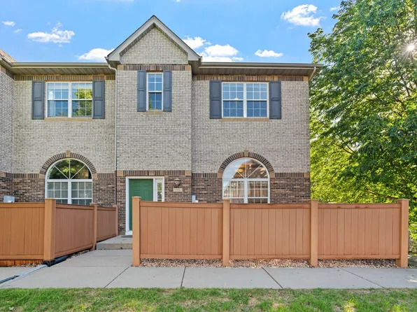 6561 Regency Ln, Eden Prairie, MN 55344