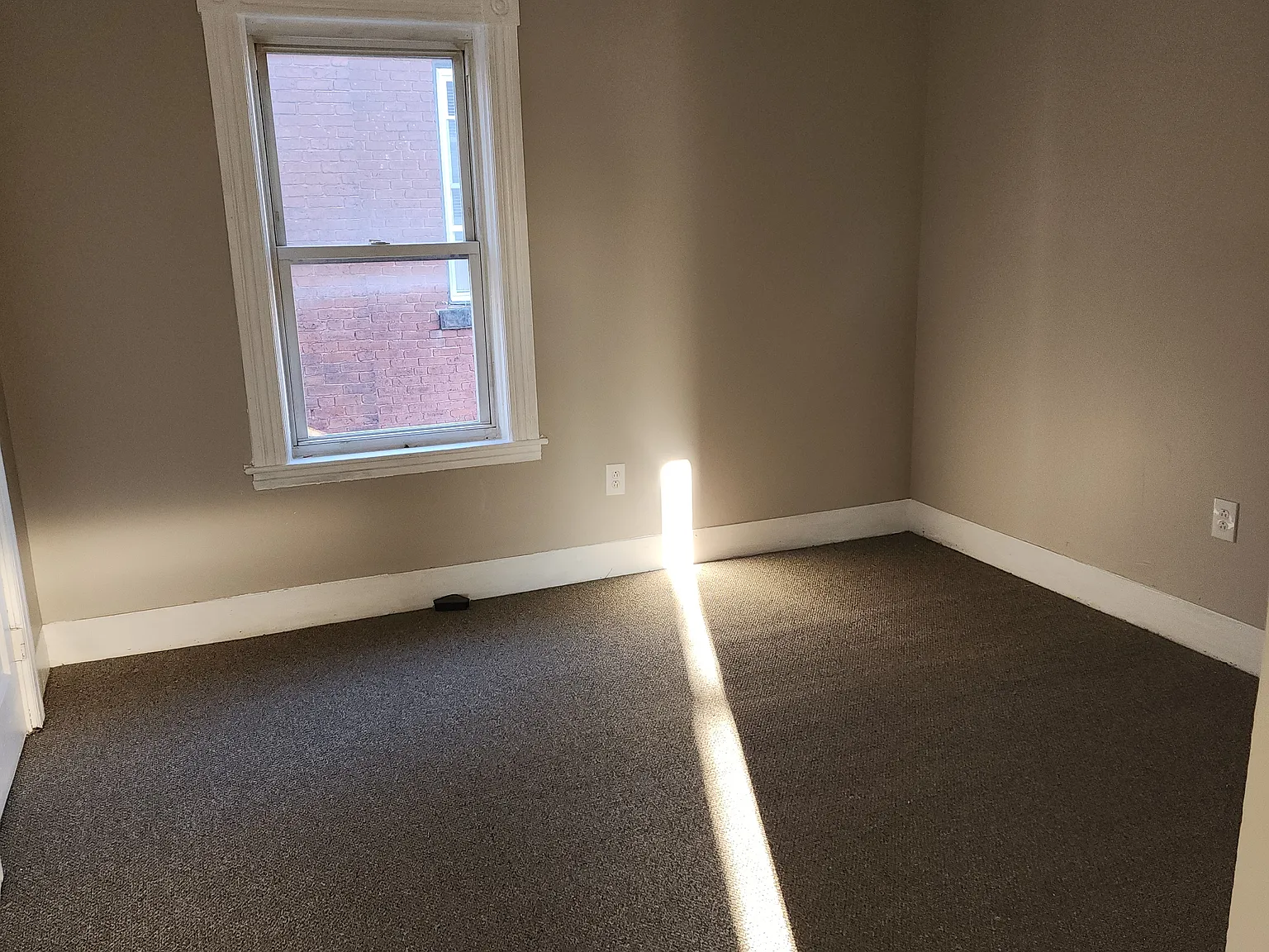 3 bed, $2,200 — Photo 2