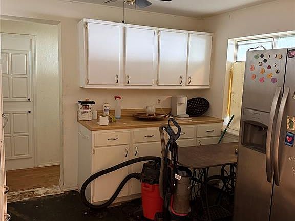 4th image of 2400 Piccadilly Cir