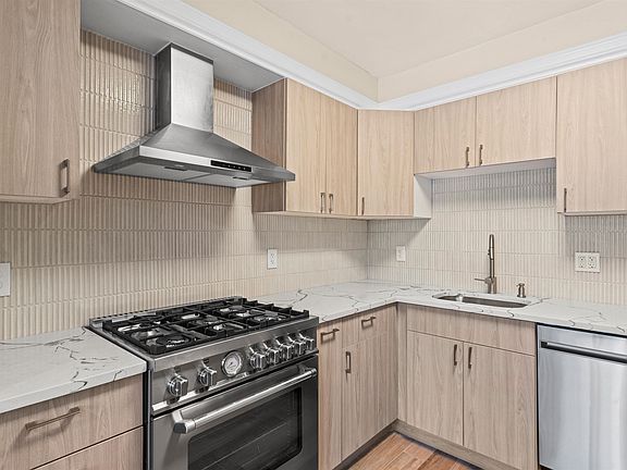 2nd image of 630 Palisade Ave APT 1